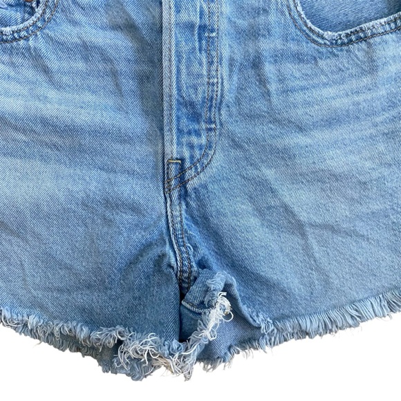 Levi’s Women’s Ribcage Denim Shorts Buttonfly Super High Rise Size 26 Distressed - Picture 5 of 13